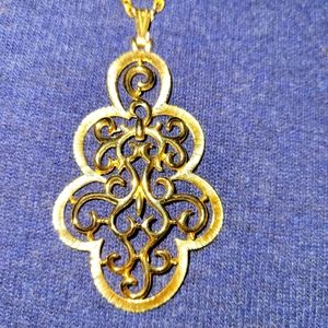 3in Statement Pendant on 24in gold tone chain